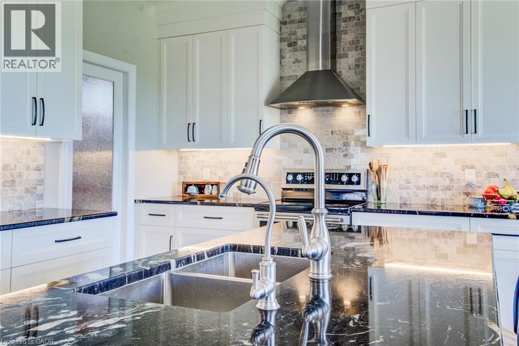 42 GELLERT Drive - 17