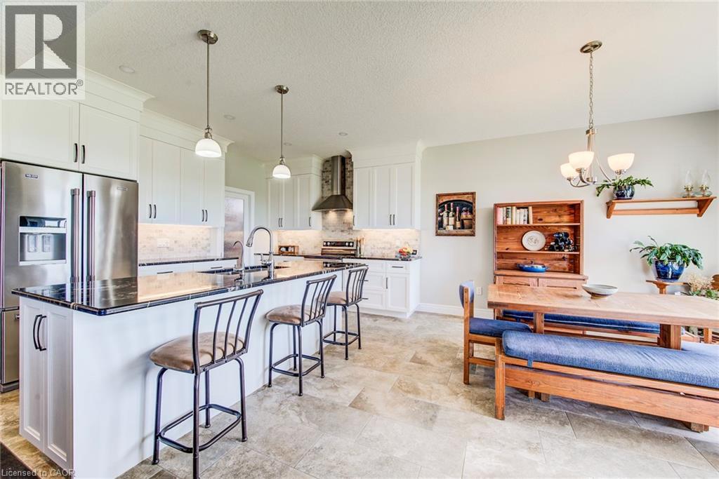 42 GELLERT Drive - 16
