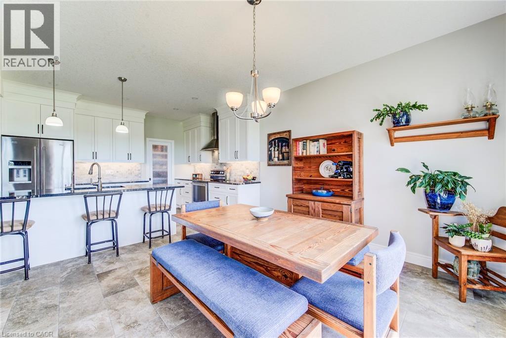 42 GELLERT Drive - 23