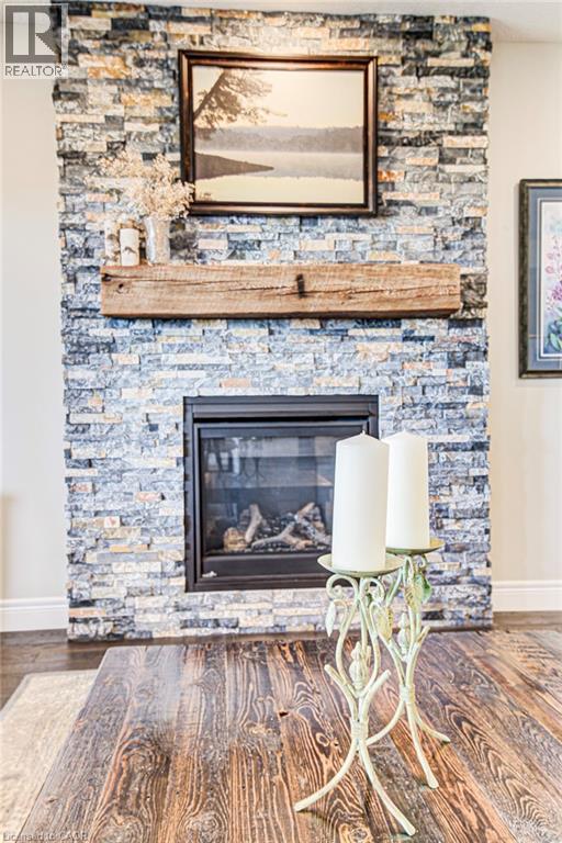 42 GELLERT Drive - 26