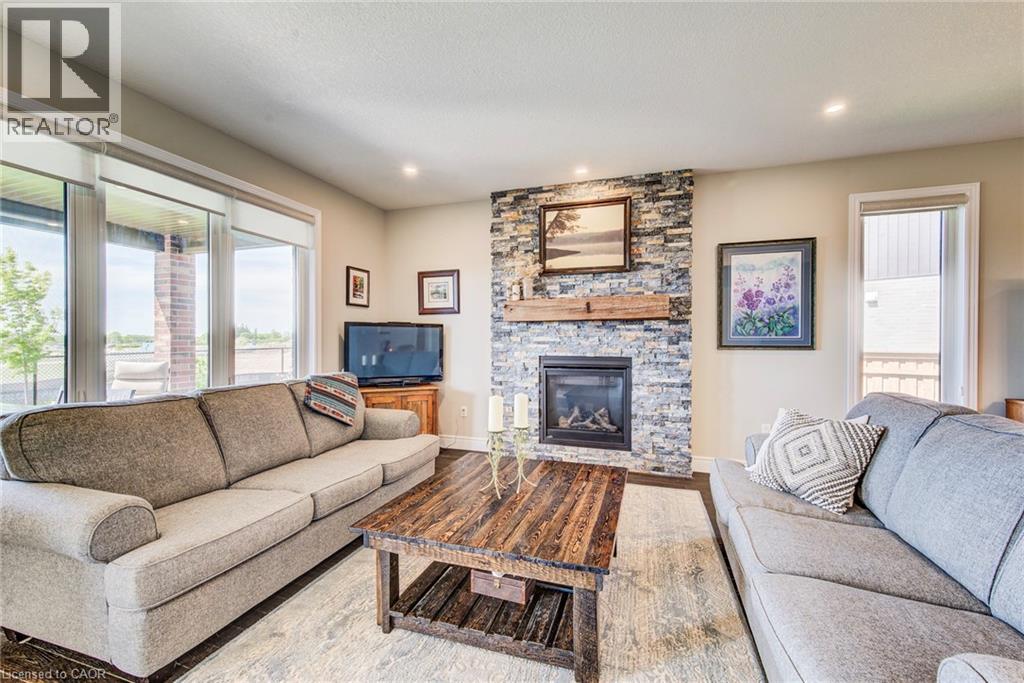 42 GELLERT Drive - 25