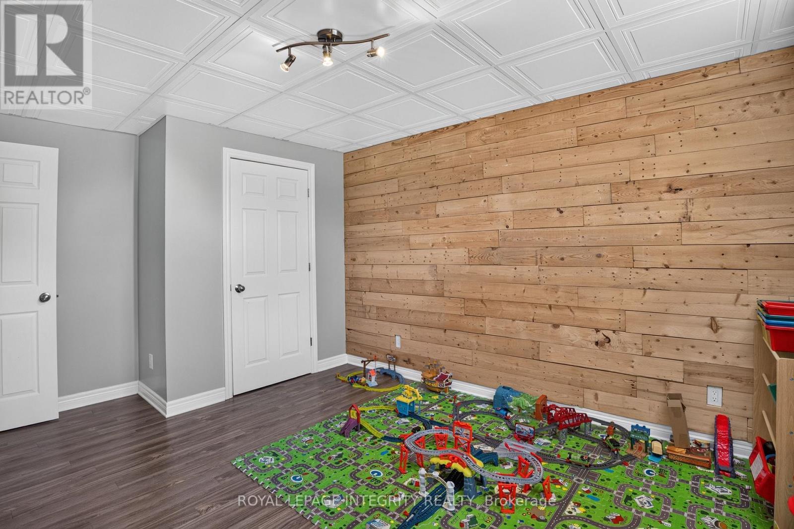 117 CASTEL STREET - Image 19