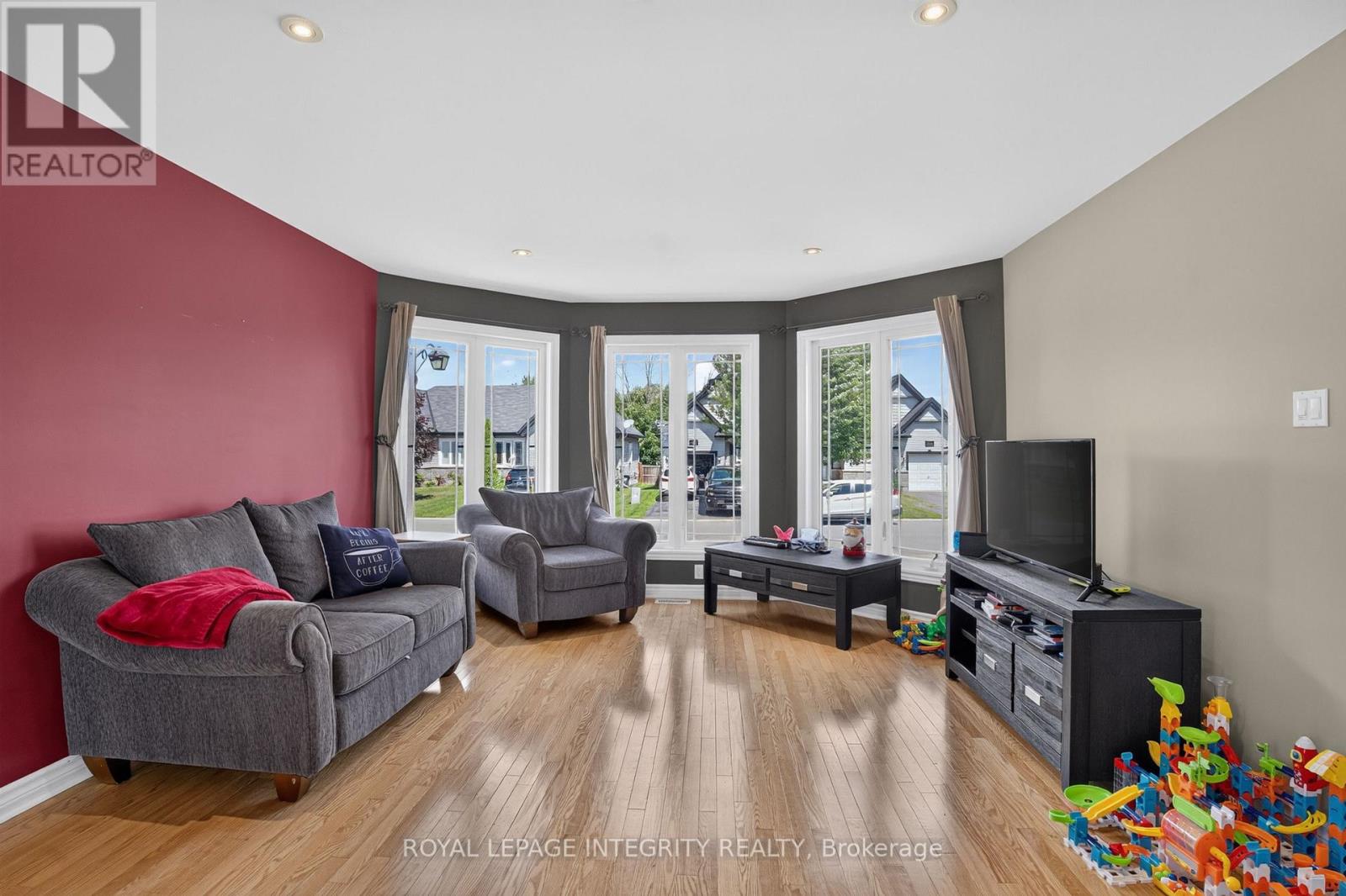 117 CASTEL STREET - Image 4