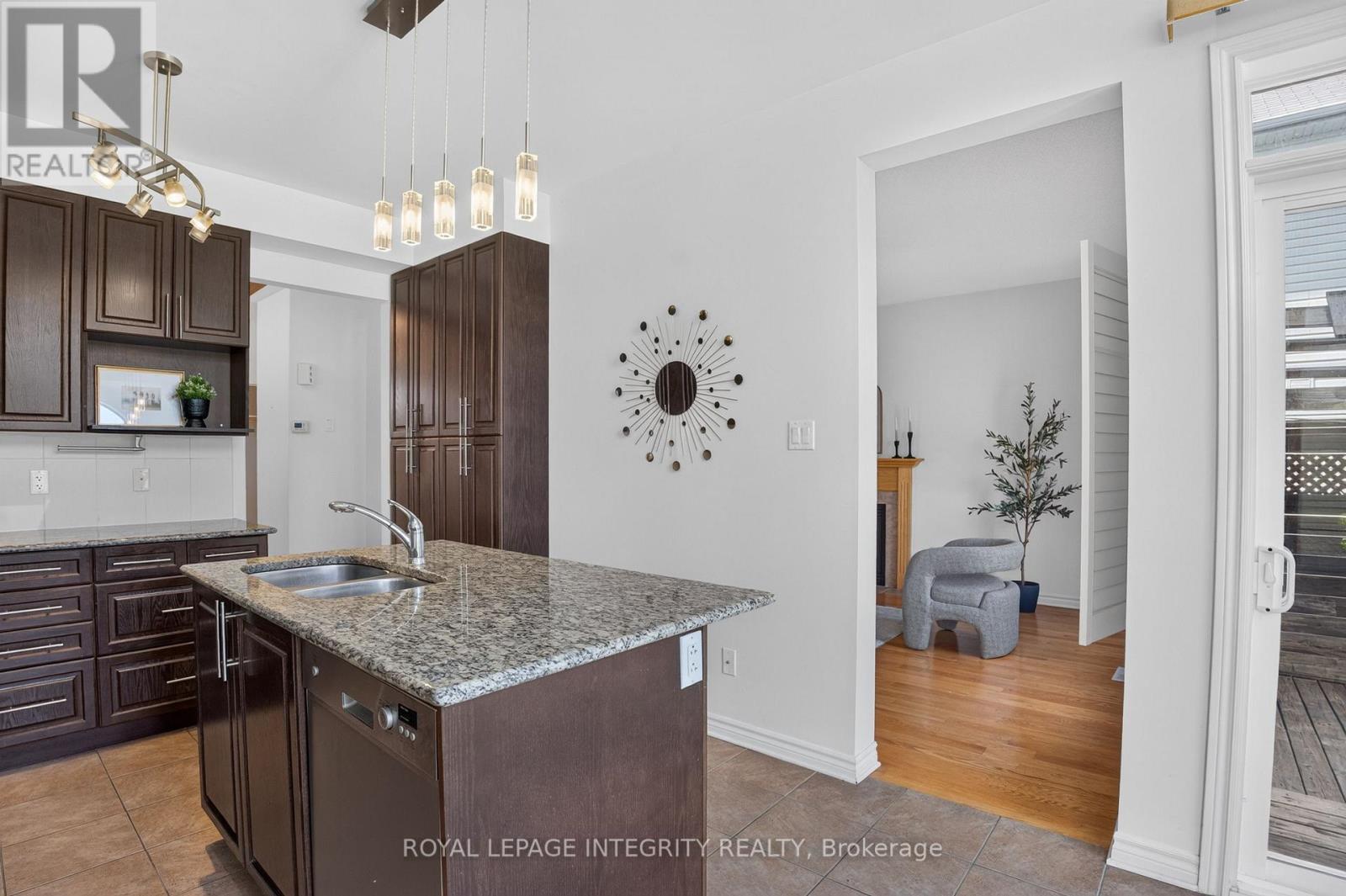 275 KIWANIS COURT - 11