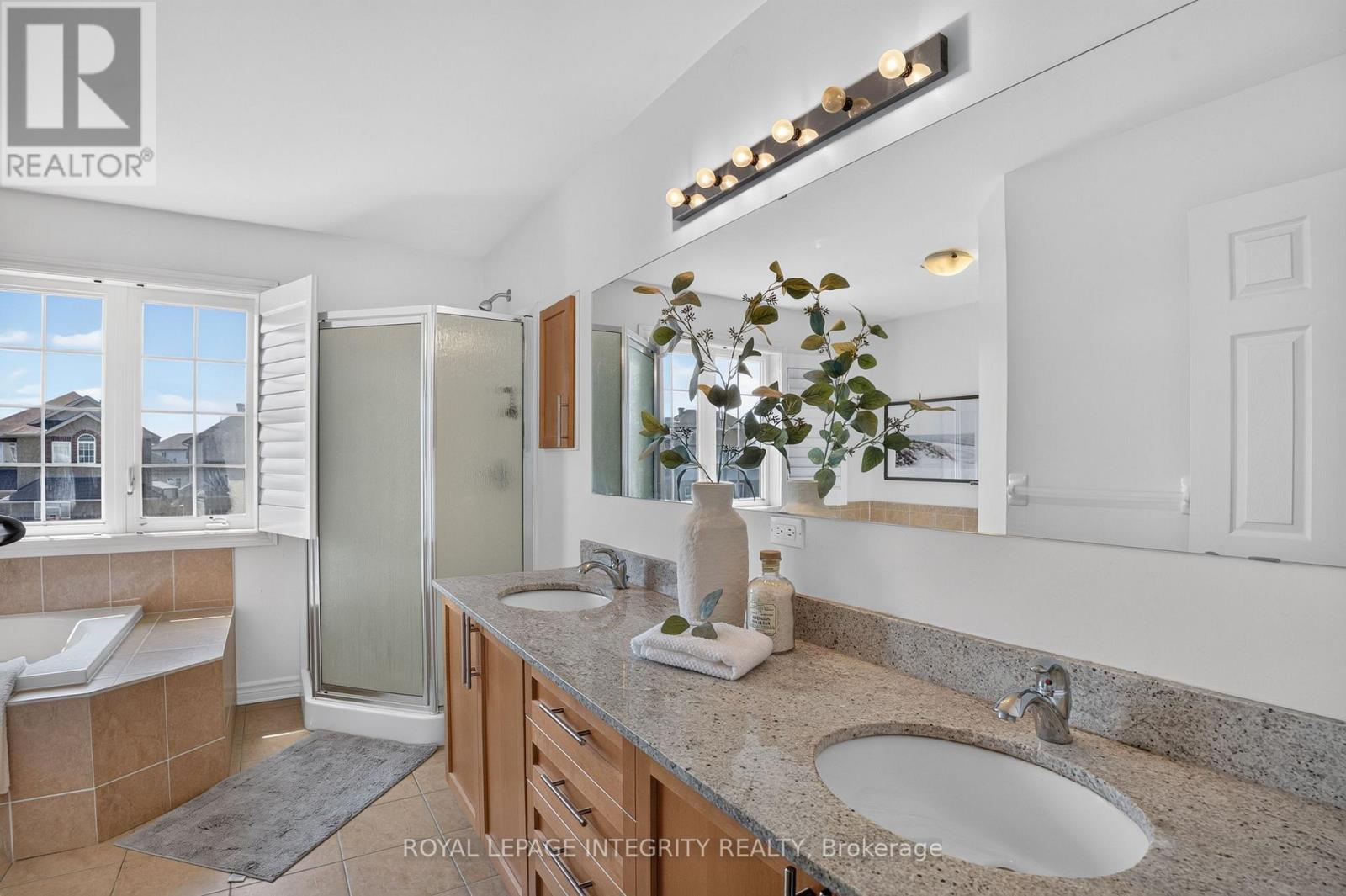 275 KIWANIS COURT - 16