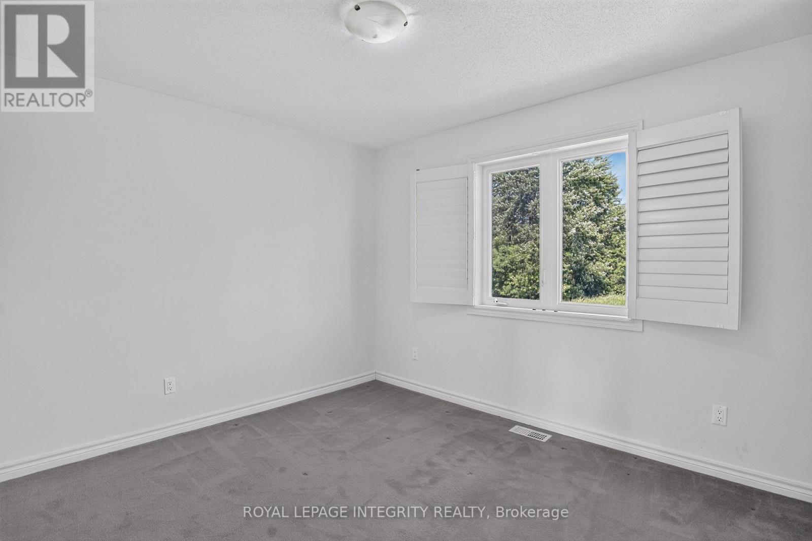 275 KIWANIS COURT - 18