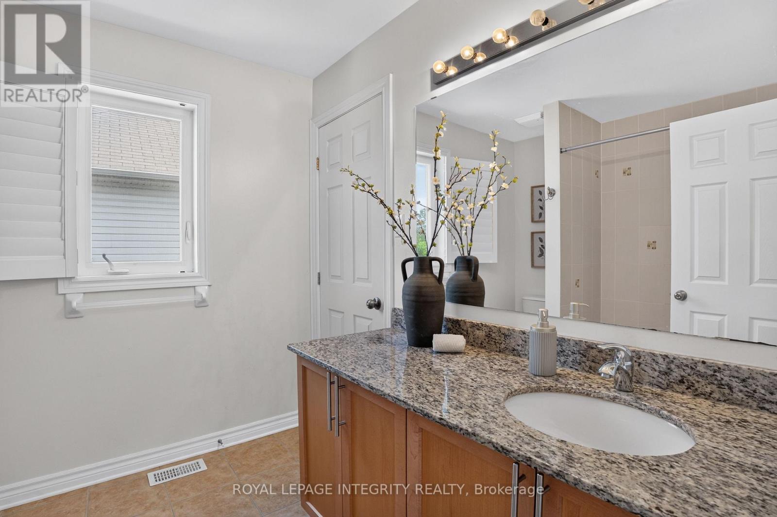 275 KIWANIS COURT - 20