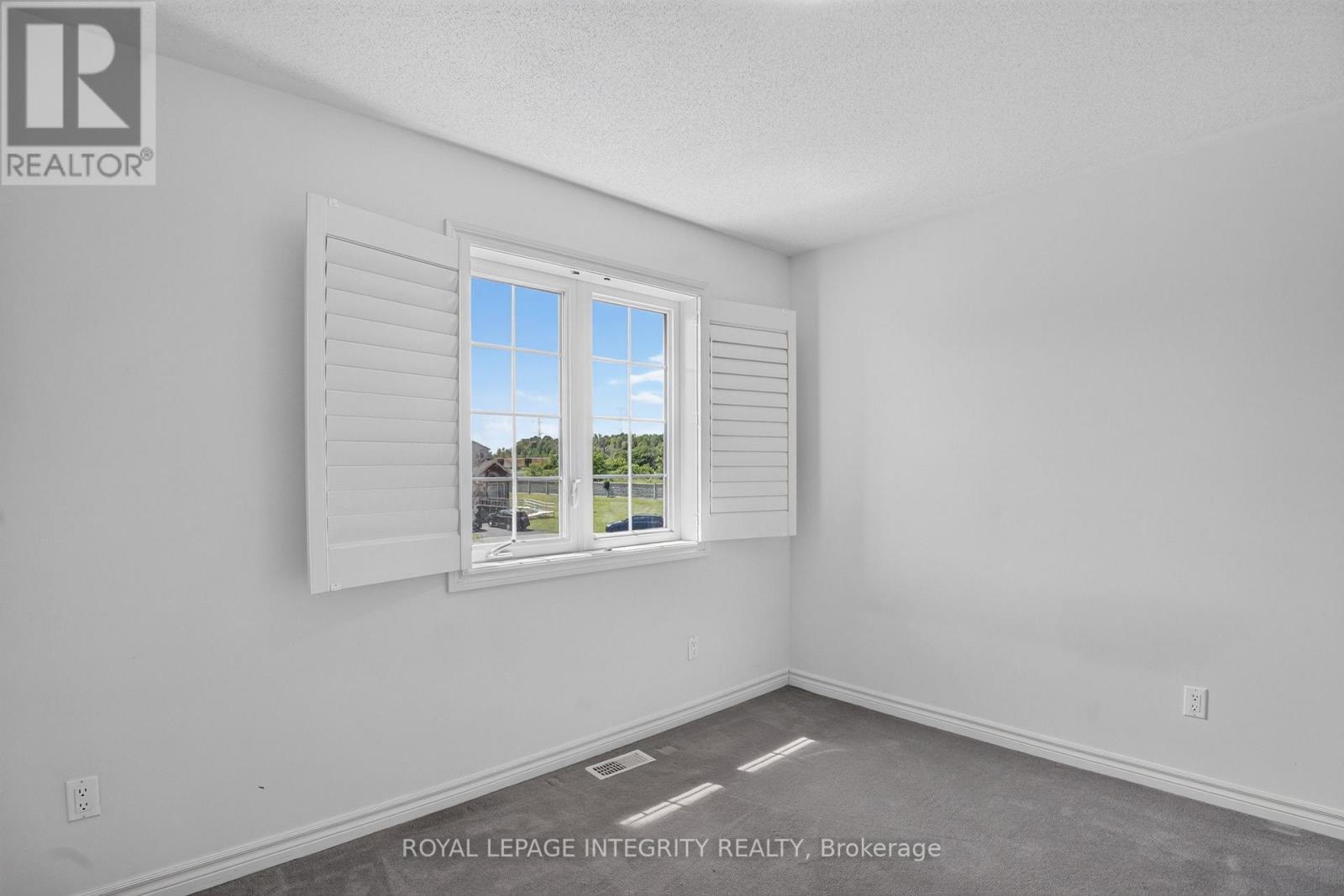 275 KIWANIS COURT - 22