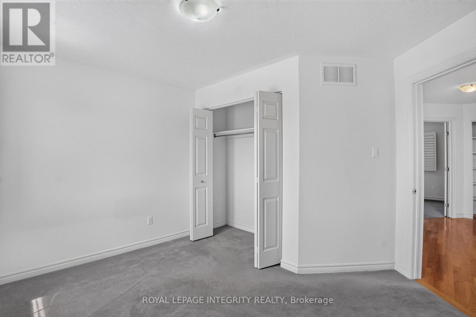 275 KIWANIS COURT - 23