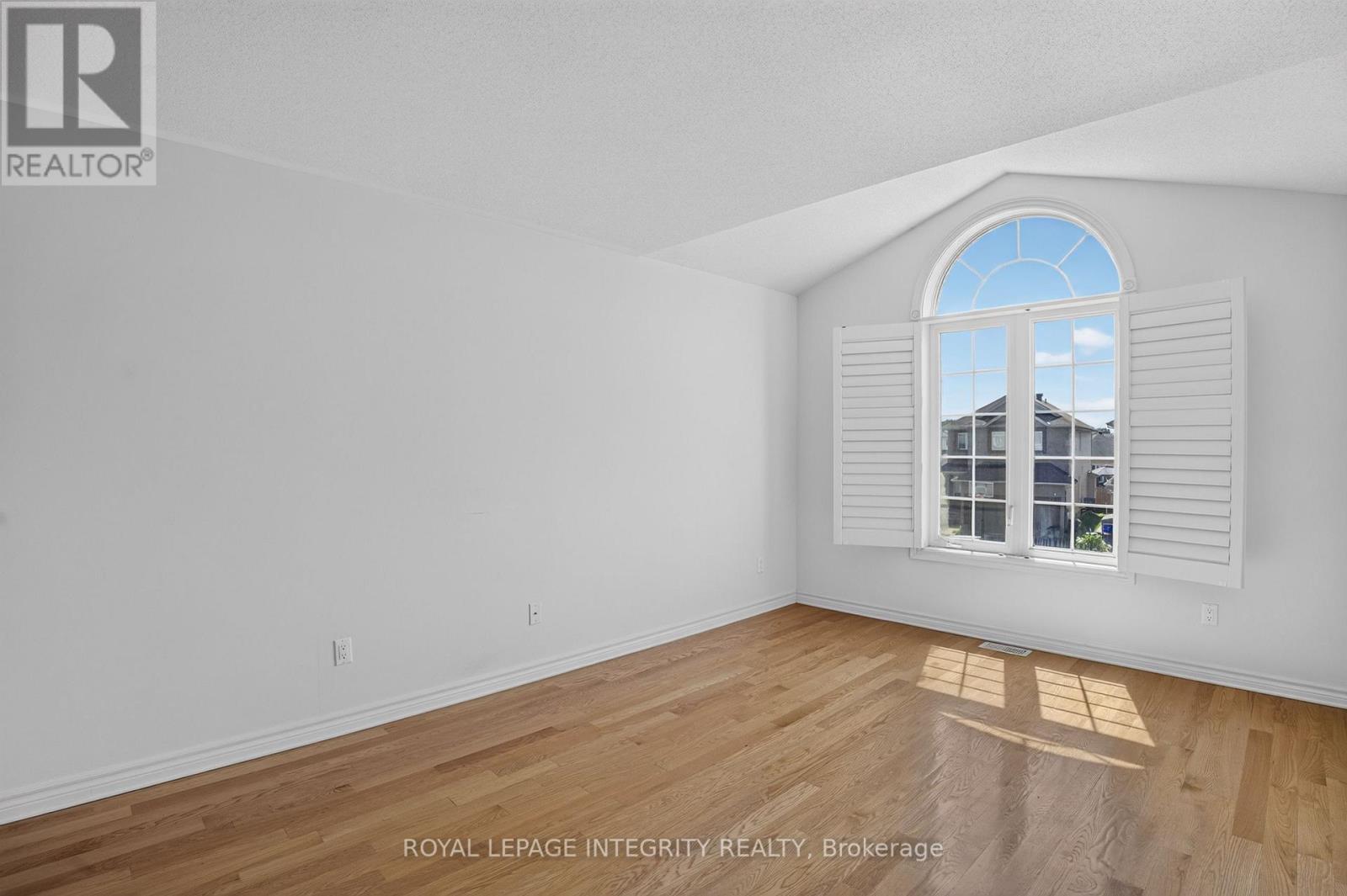 275 KIWANIS COURT - 24