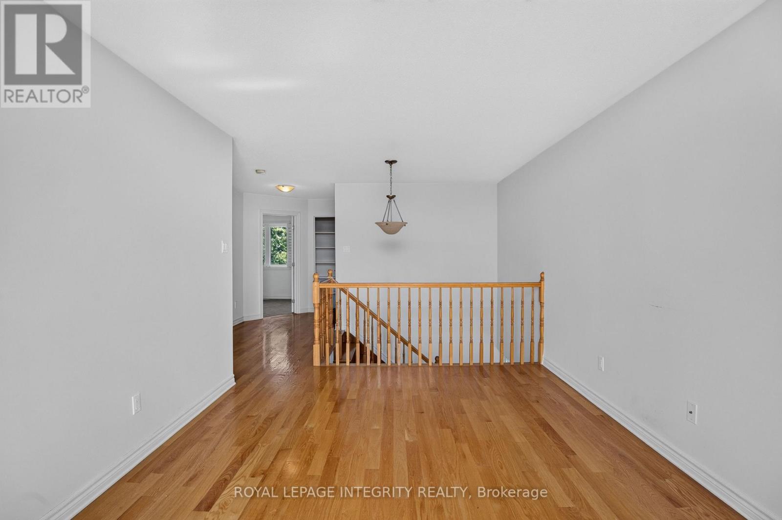 275 KIWANIS COURT - 26