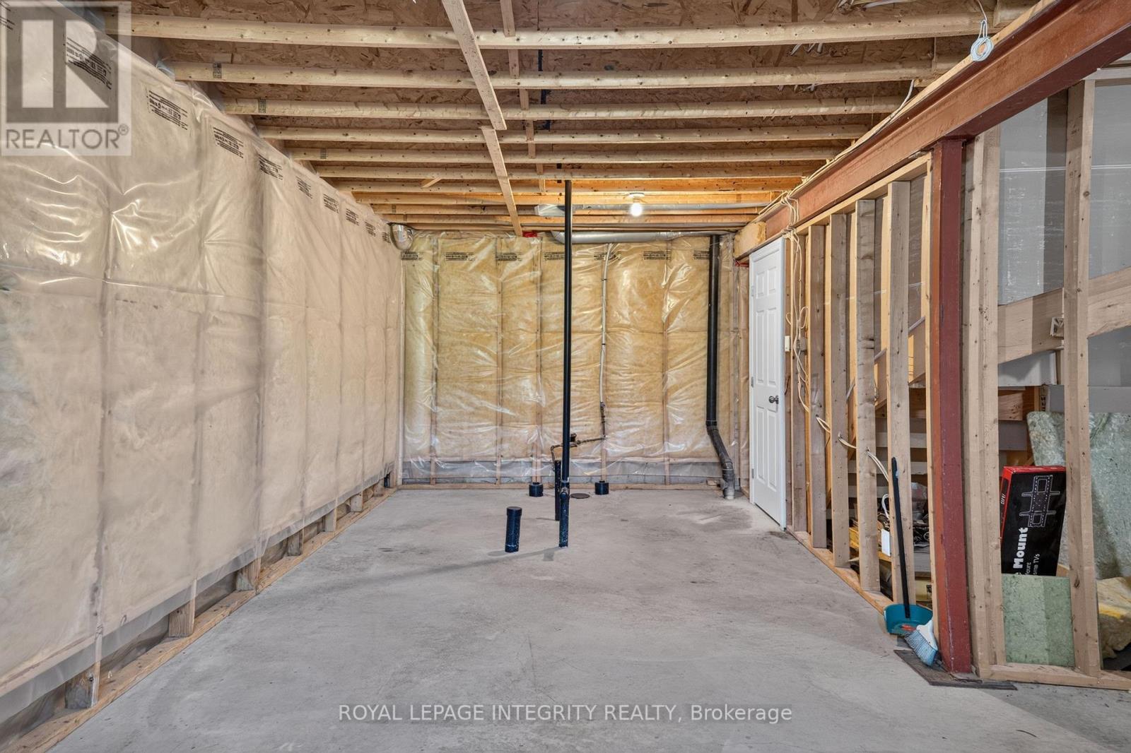 275 KIWANIS COURT - 29