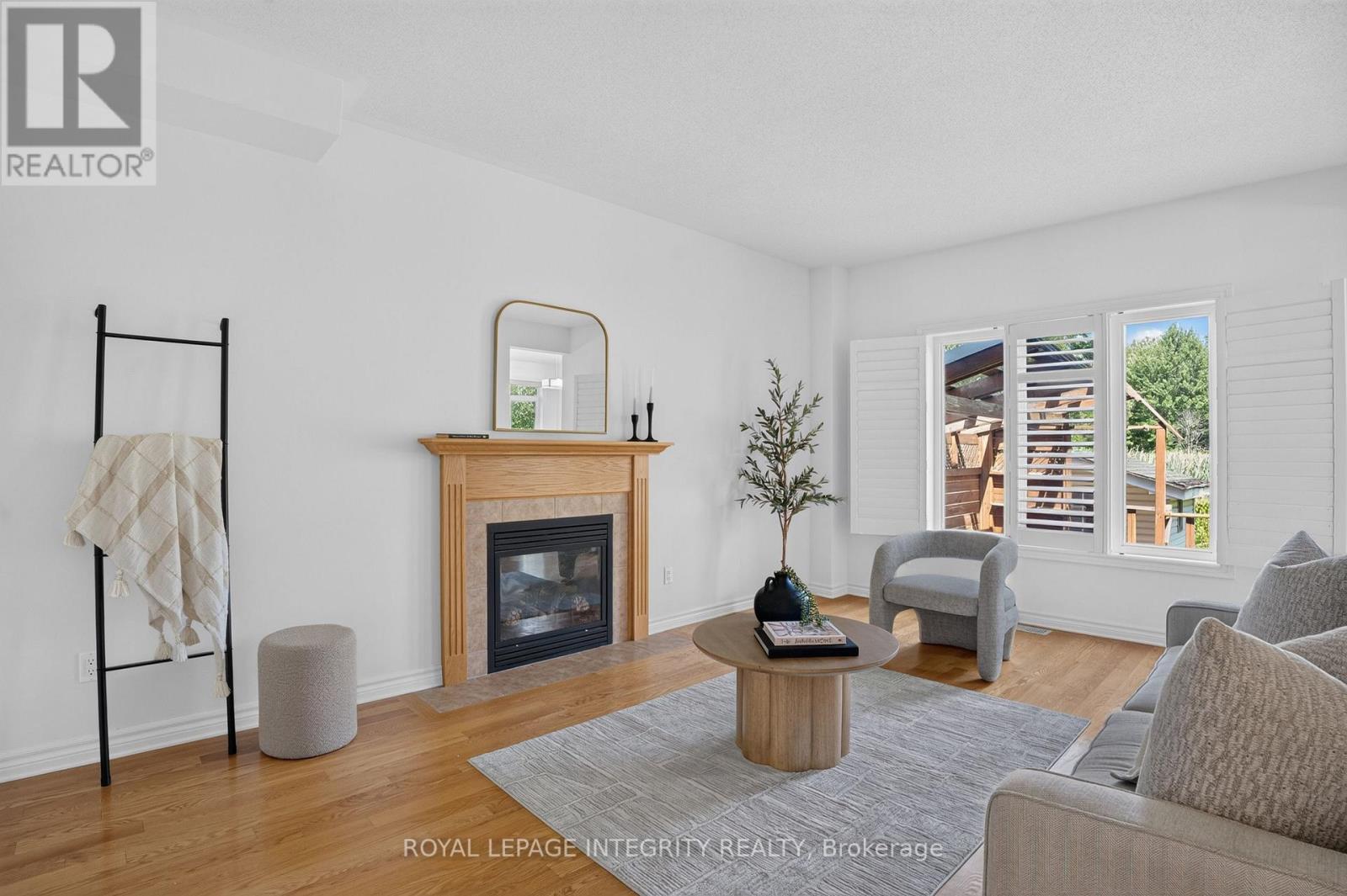 275 KIWANIS COURT - 5