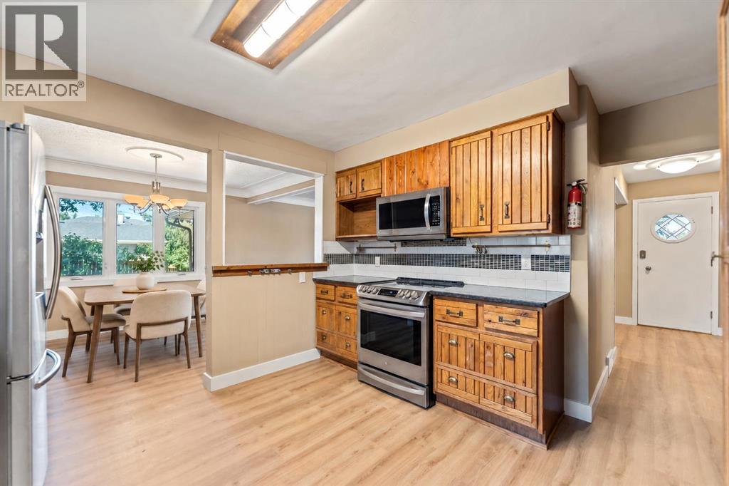 5923 Thorncliffe Drive NW - 9