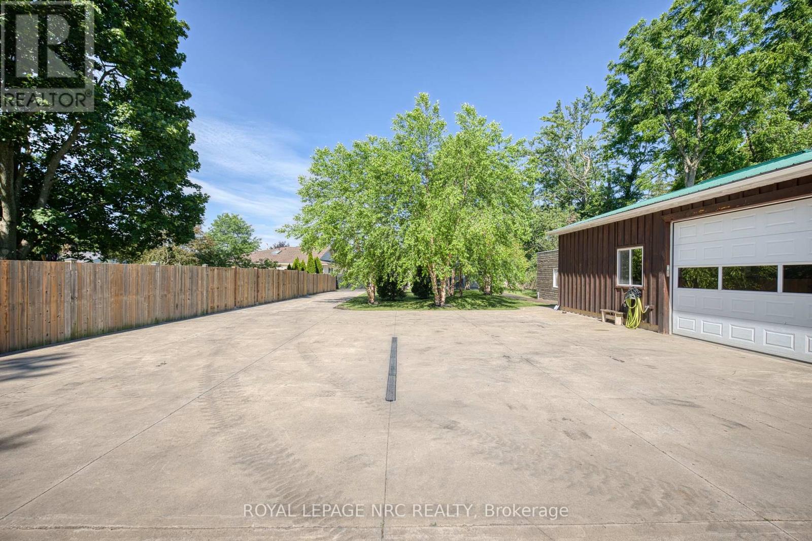 646 PROSPECT POINT ROAD N - Image 33