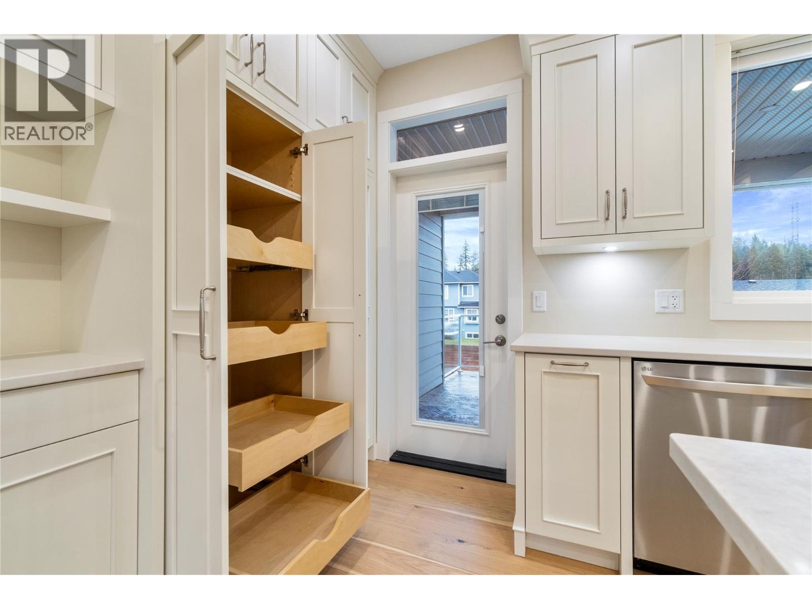 2251 14 Avenue SE - 12