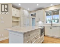 Primary Bedroom - 2251 14 Avenue Se, Salmon Arm, BC V1E0E7 Photo 9