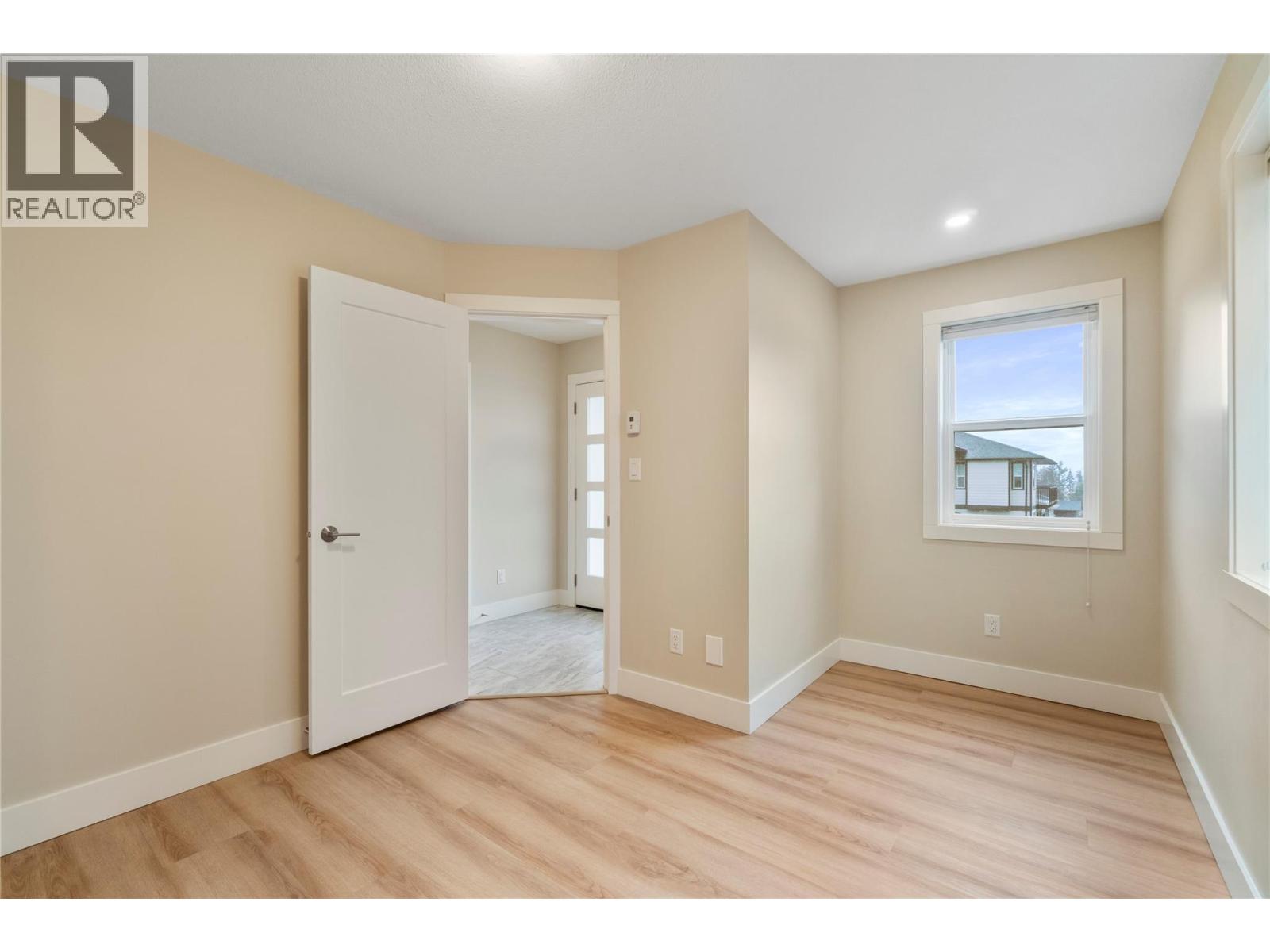 2251 14 Avenue SE - 54