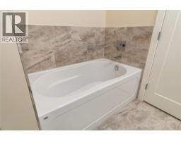 2251 14 Avenue Se, Salmon Arm, BC V1E0E7 Photo 45
