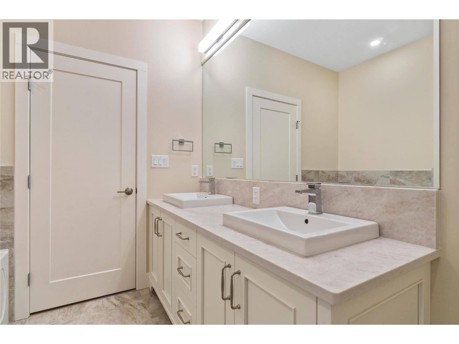 2251 14 Avenue SE - 46