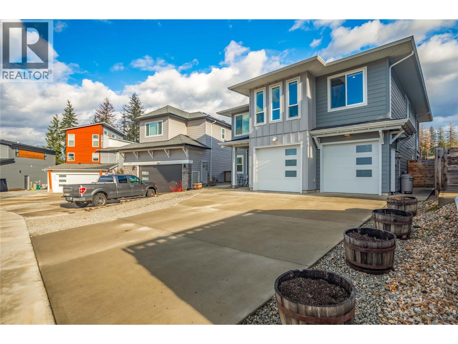 2251 14 Avenue SE - 77