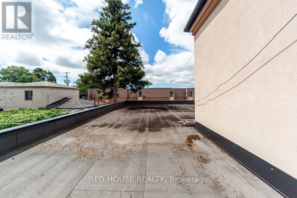 658 VAUGHAN ROAD - Image 26