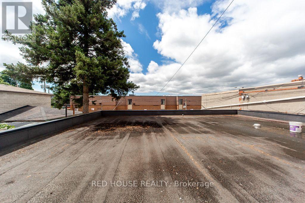 658 VAUGHAN ROAD - 27