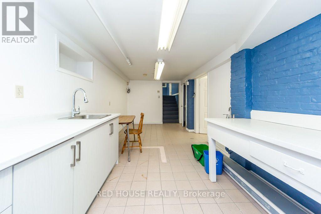 658 VAUGHAN ROAD - 31
