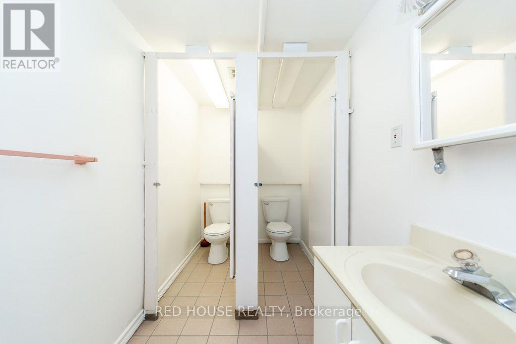 658 VAUGHAN ROAD - Image 37