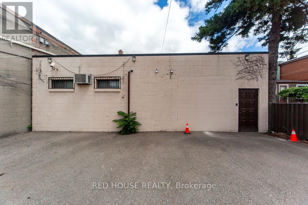 658 VAUGHAN ROAD - Image 40