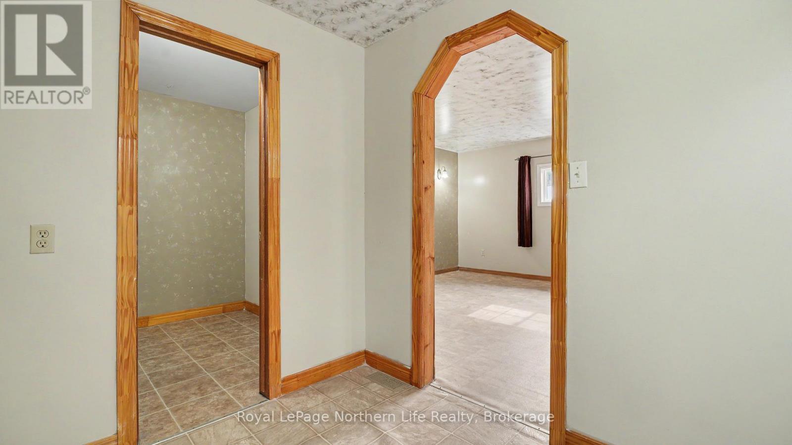 1230 DOUGLAS STREET - 23