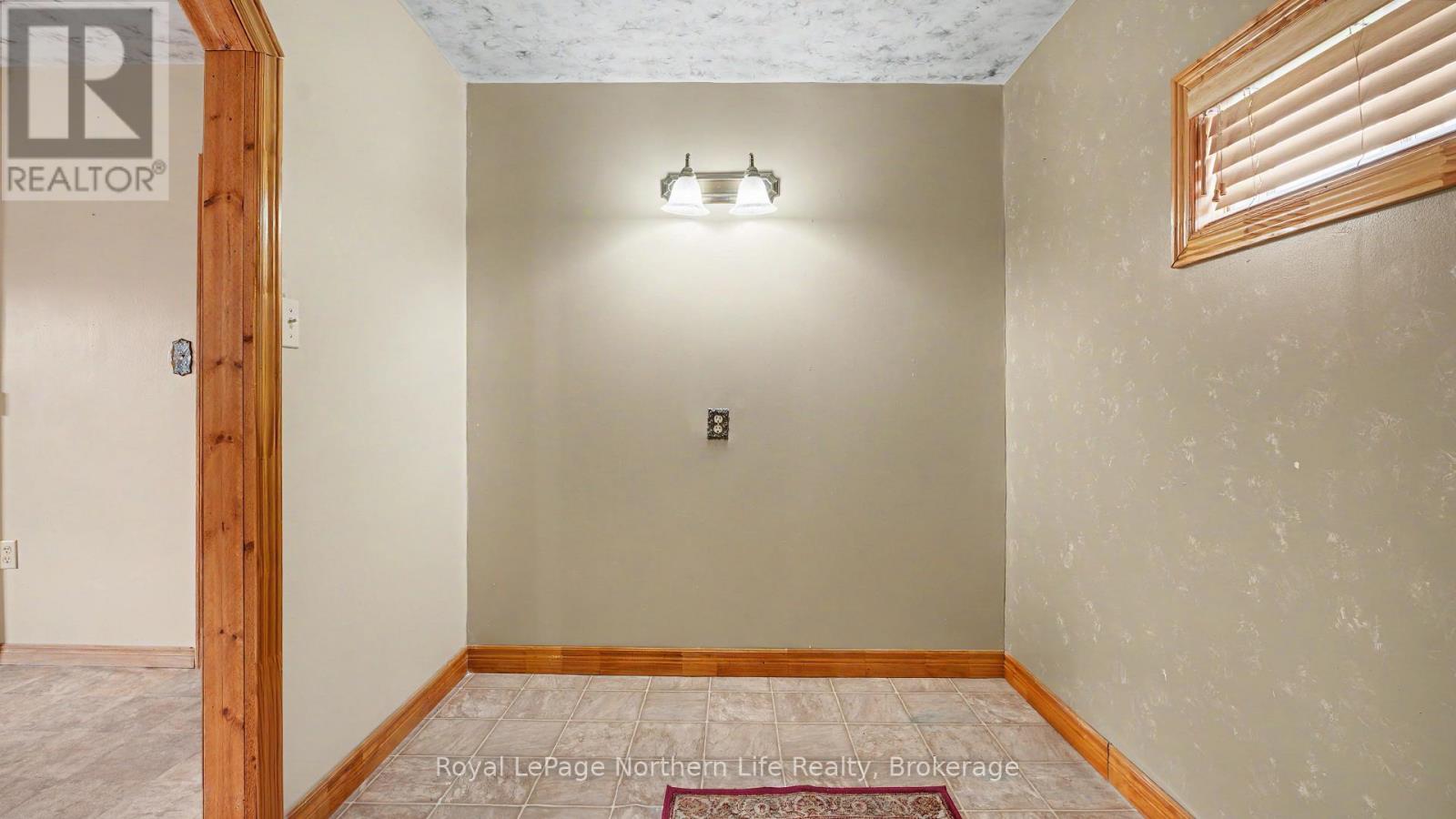 1230 DOUGLAS STREET - 25