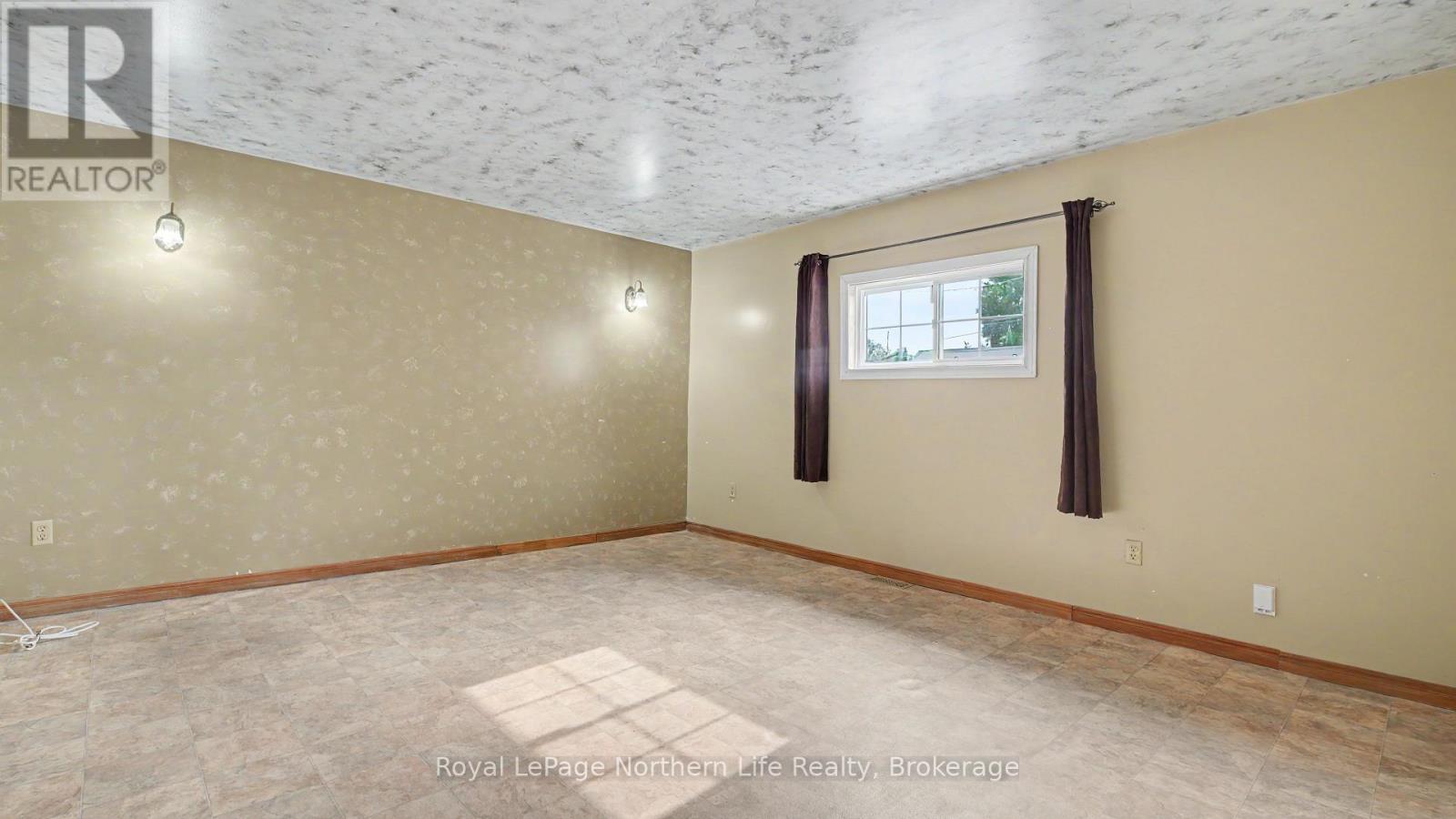 1230 DOUGLAS STREET - 21