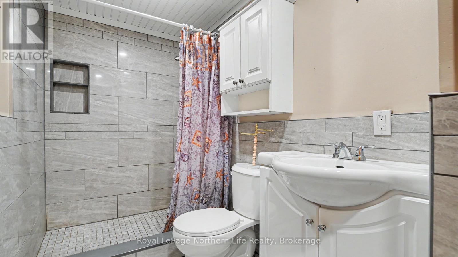1230 DOUGLAS STREET - 33