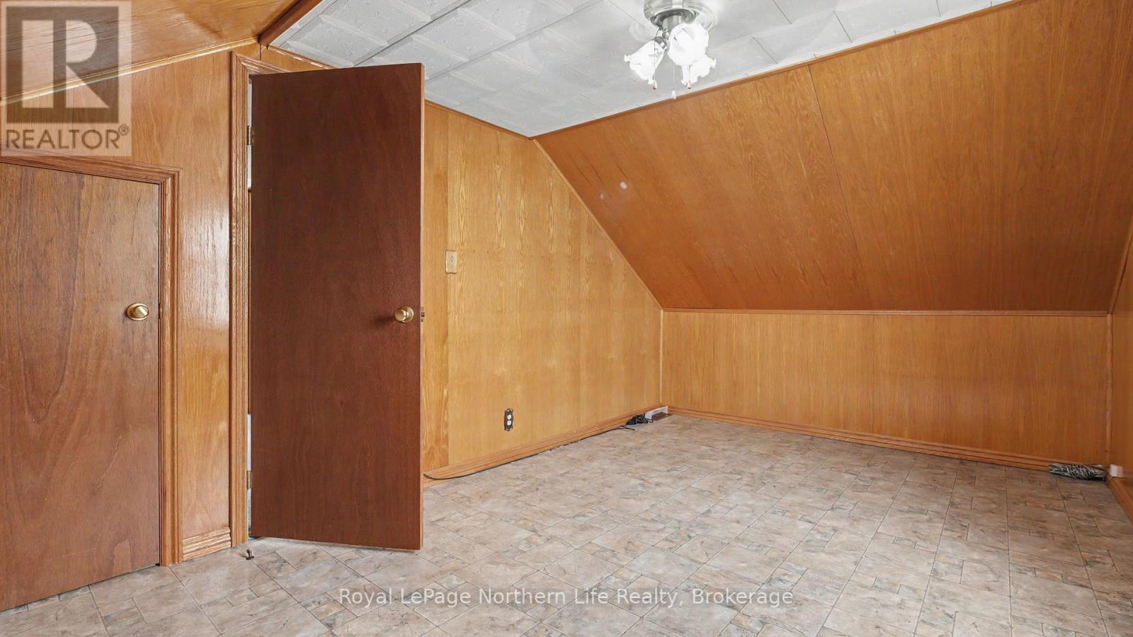 1230 DOUGLAS STREET - 31