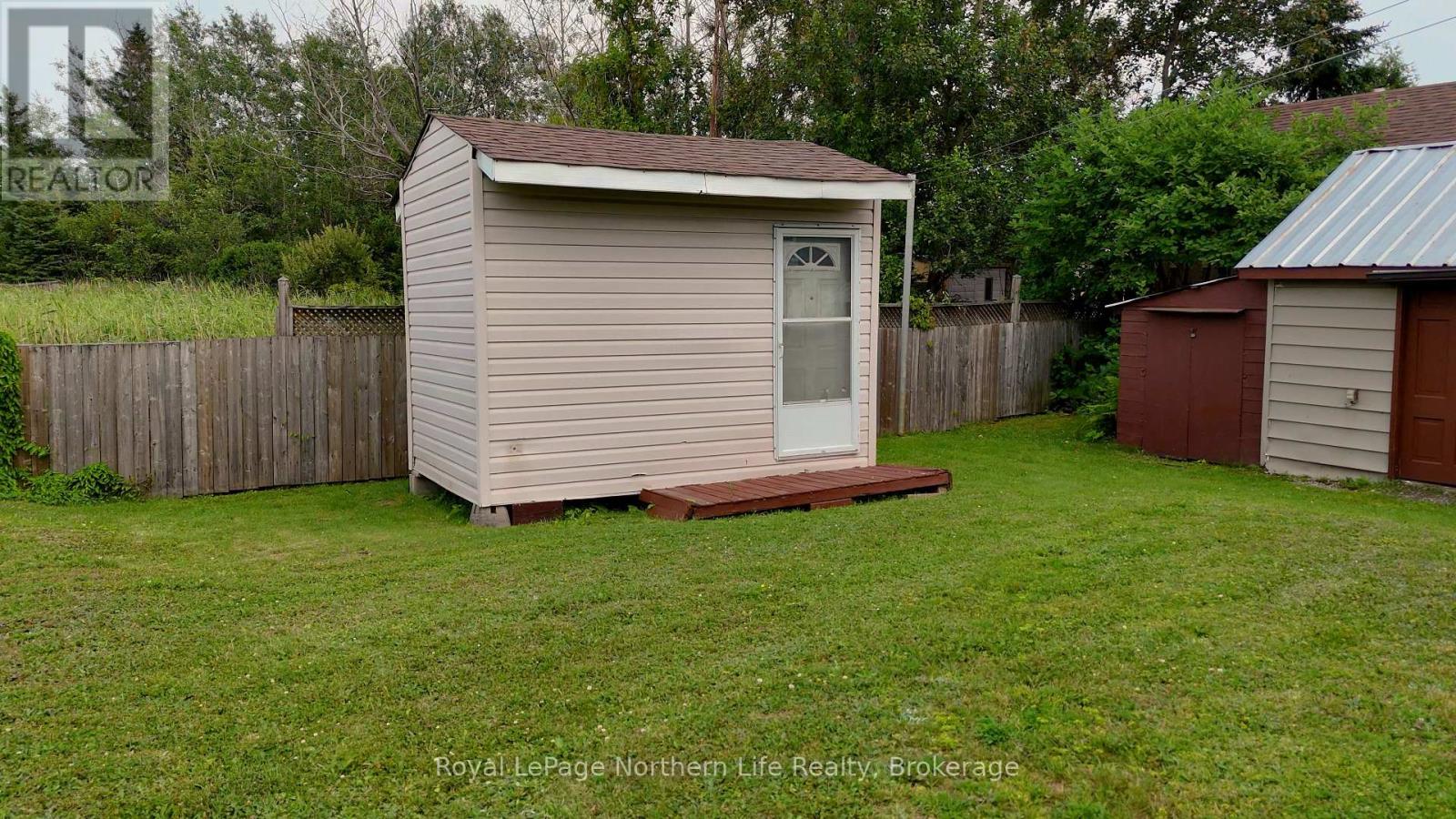 1230 DOUGLAS STREET - 40