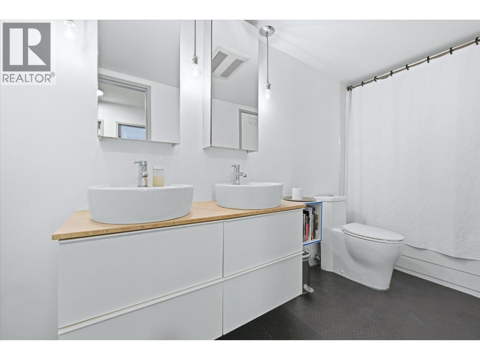 2 Bed, 1 Bath Apartment for Sale in Vancouver – 201 1622 FRANCES STREET, Vancouver – MLS# R3149076 - Image 23