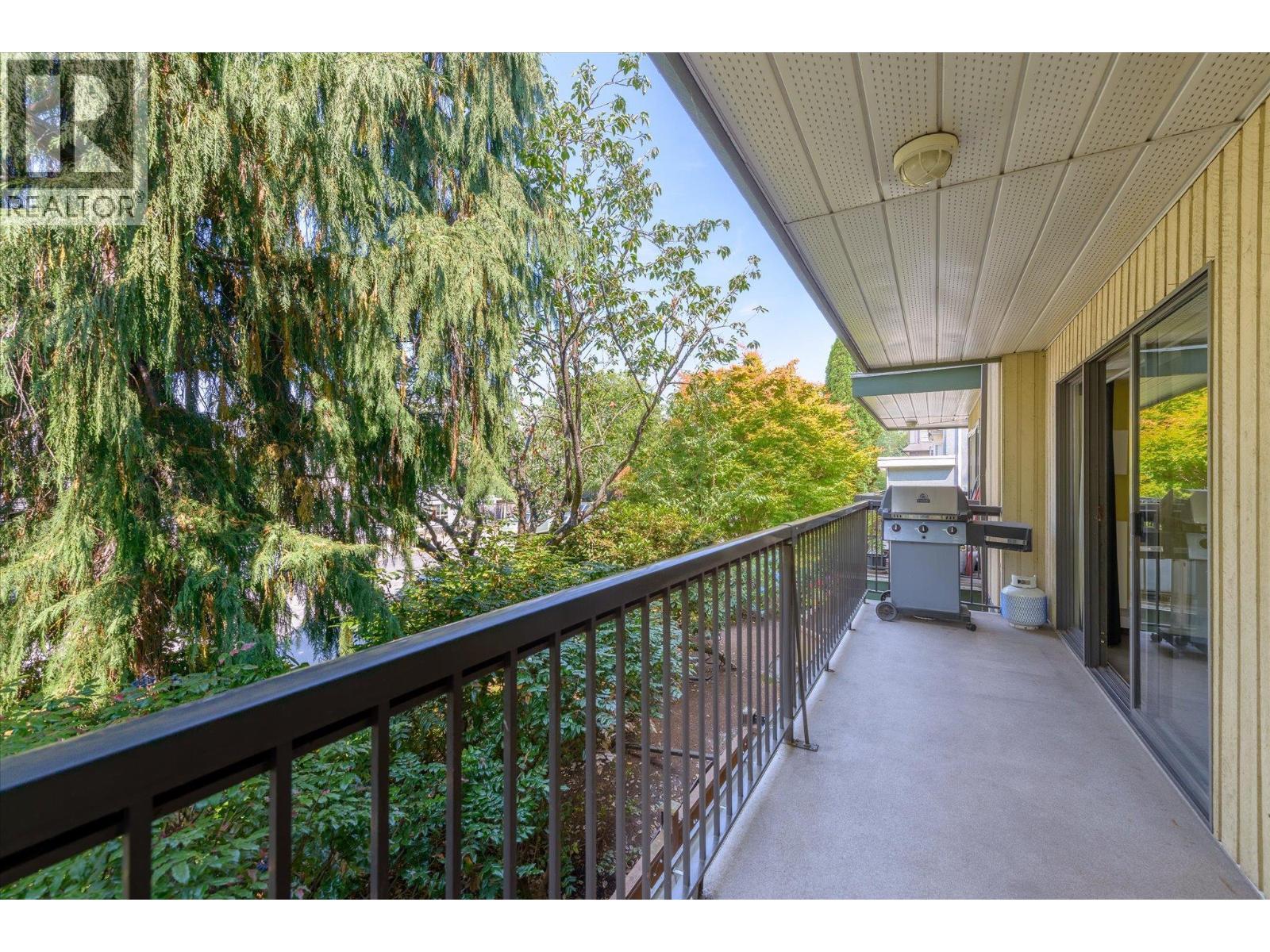 2 Bed, 1 Bath Apartment for Sale in Vancouver – 201 1622 FRANCES STREET, Vancouver – MLS# R3149076 - Image 6