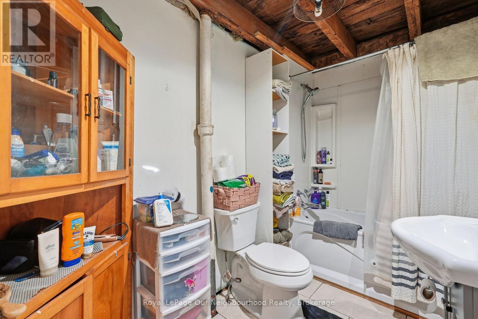 4599 TRULLS ROAD - 8