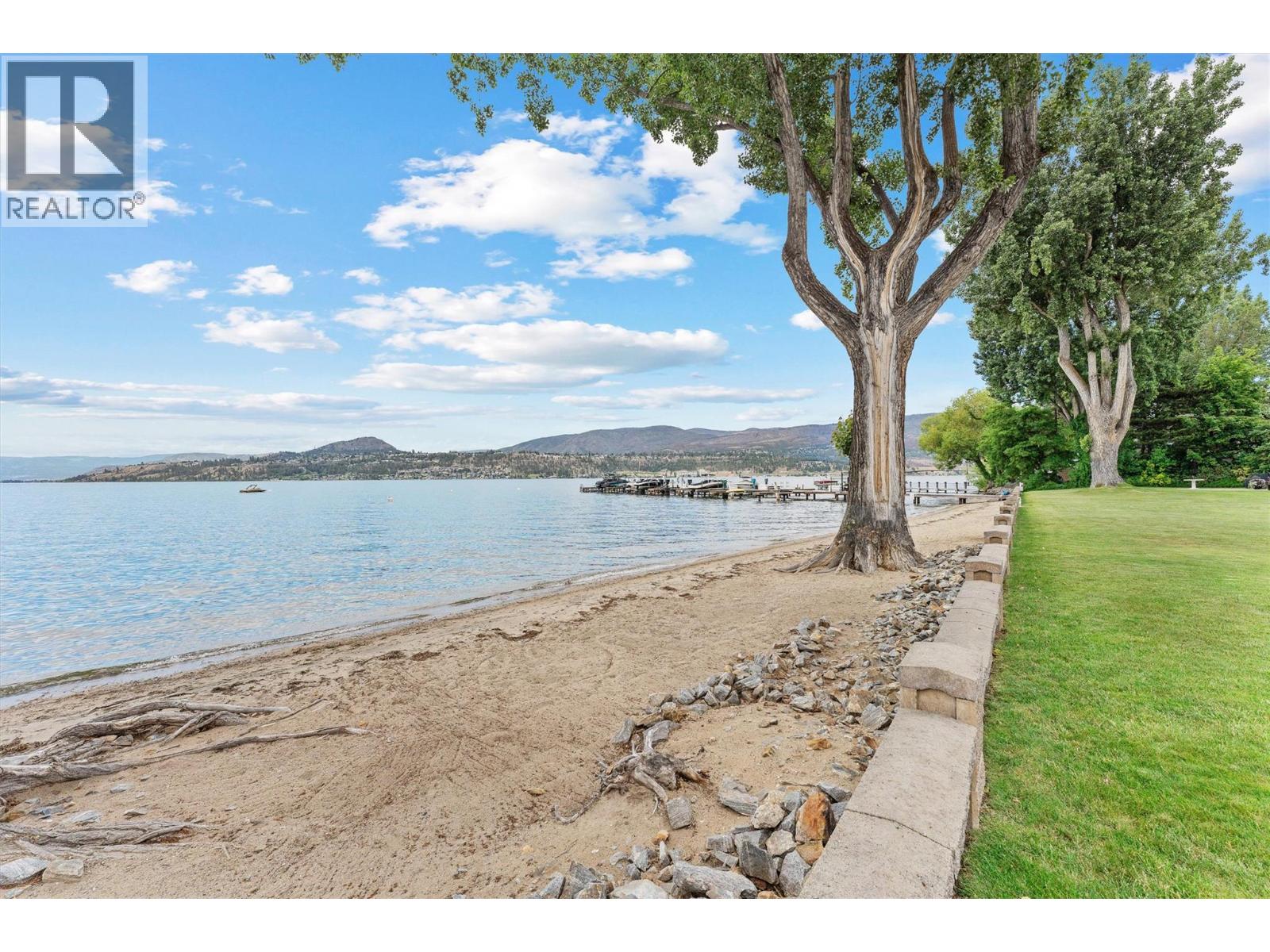 #202 2900 Abbott Street - 38