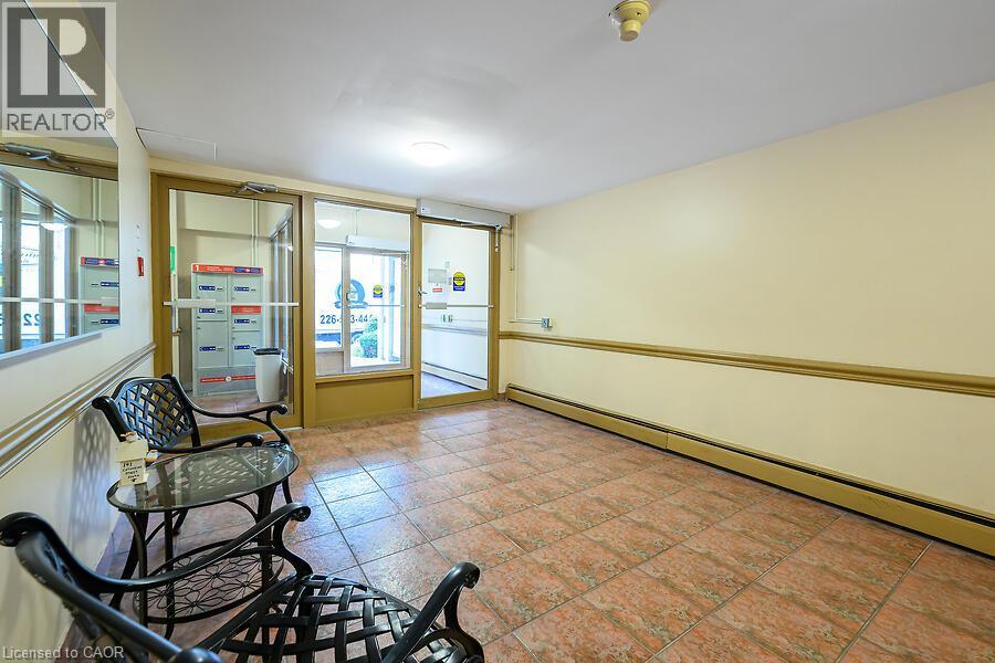 #102 141 CATHARINE Street S - 3