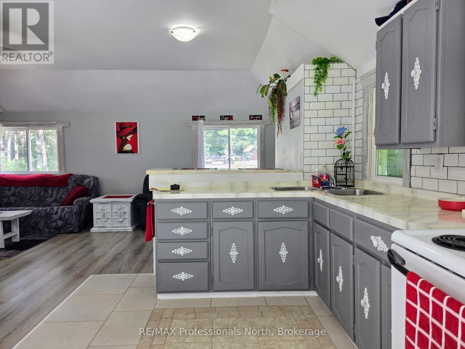 1007 WEST ROAD - 11