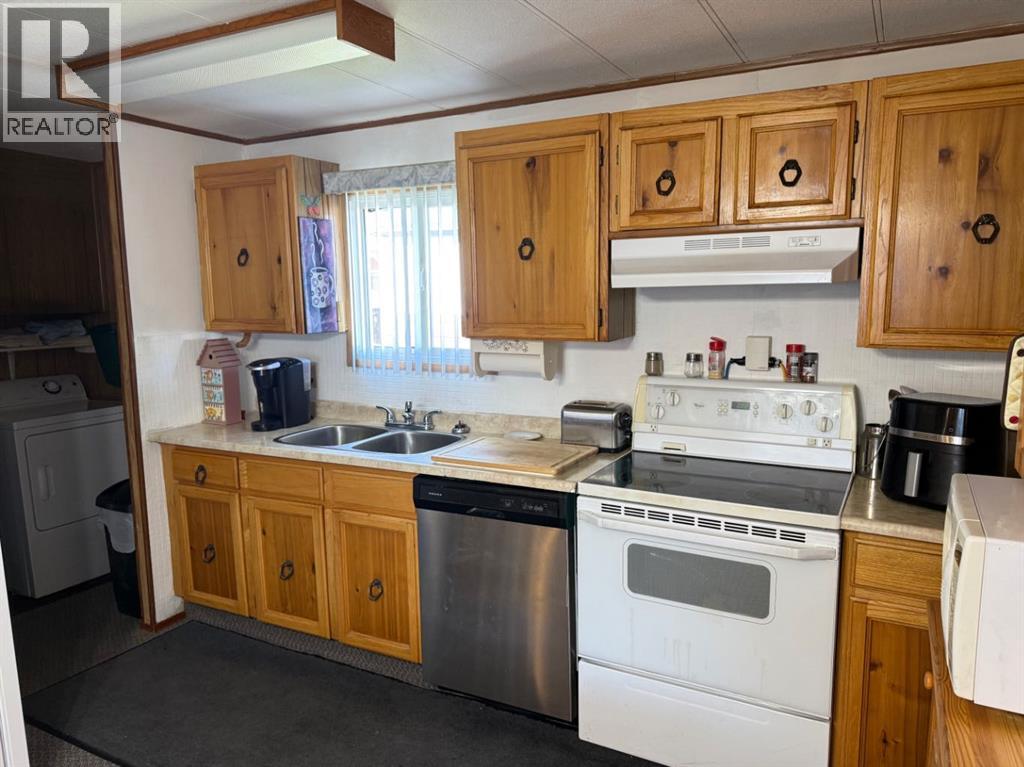 104, 1410 43 Street S - 10