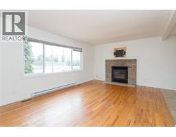 Kitchen - 607 Fifth St, Nanaimo, BC V9R1P7 Photo 12