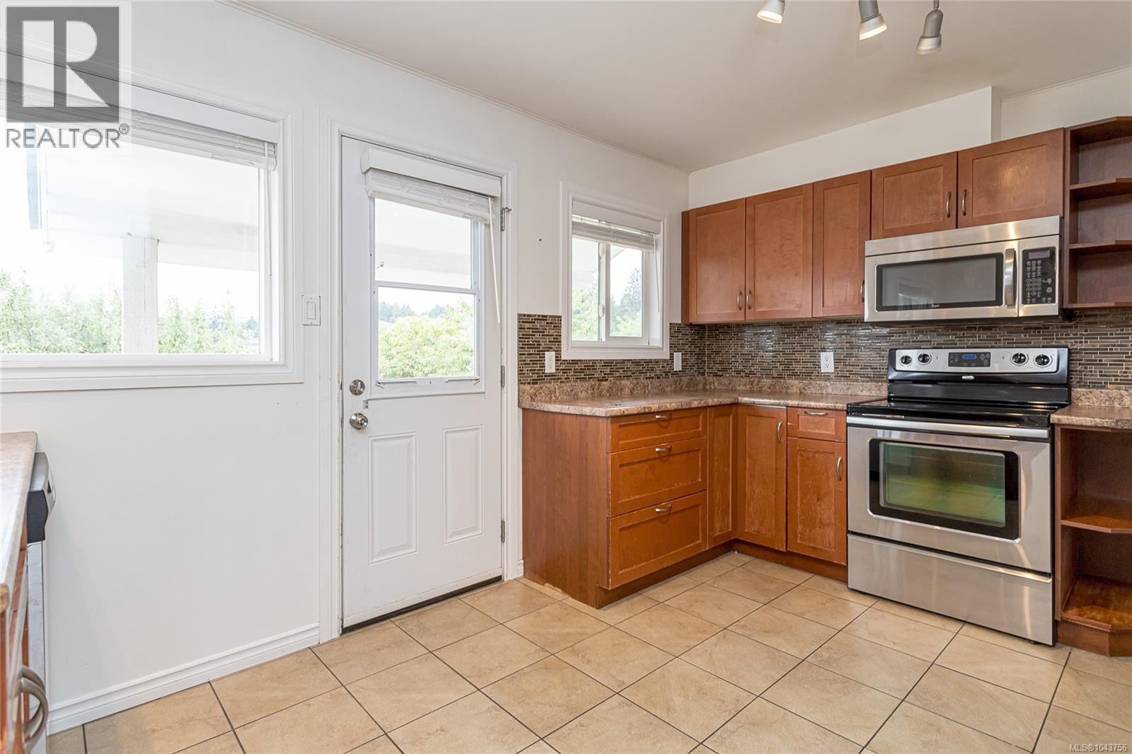 607 Fifth St - Image 18