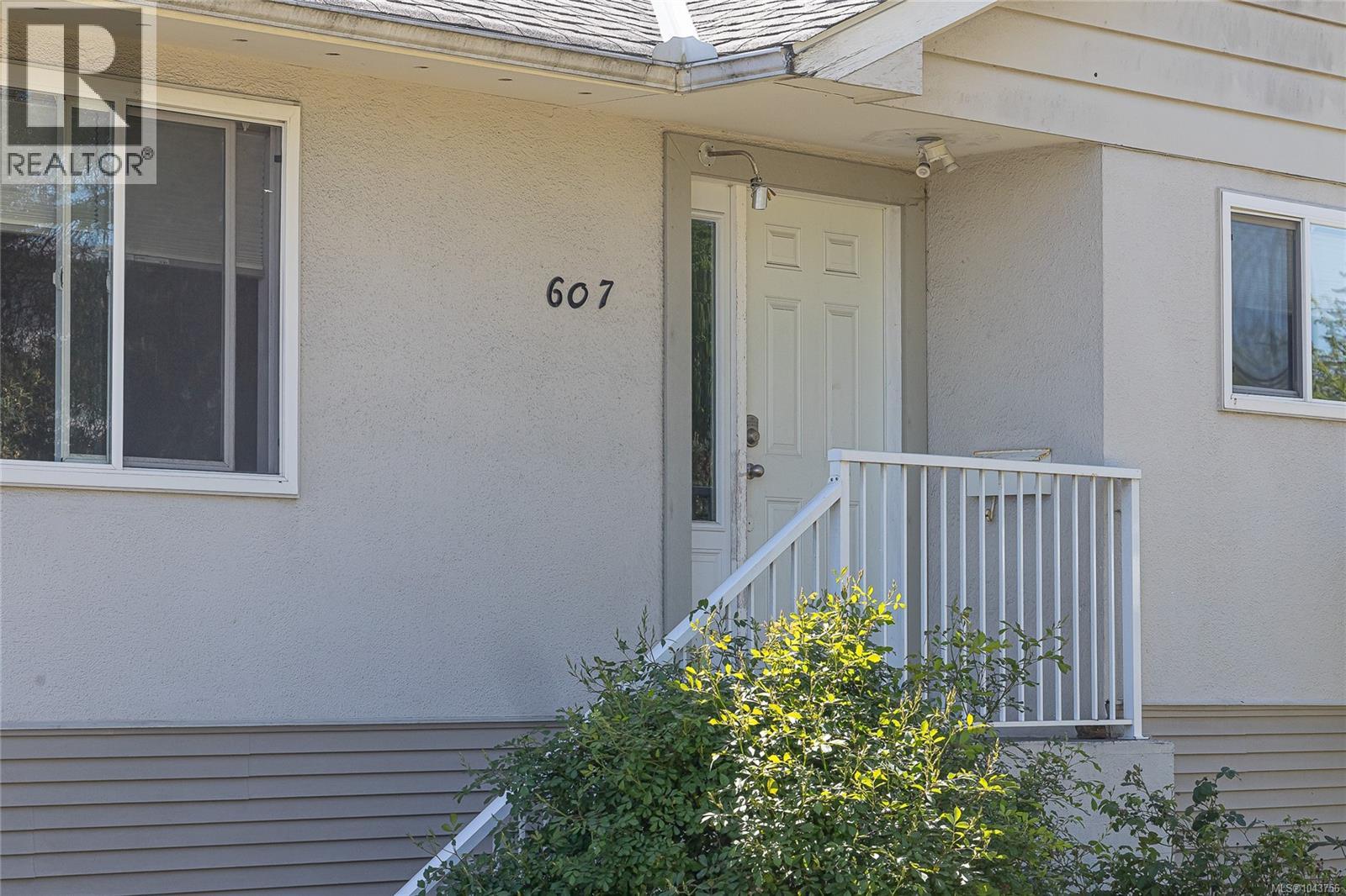 607 Fifth St - 8