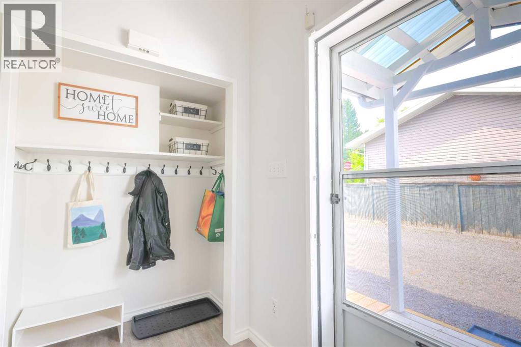 5116 51 Avenue - 18