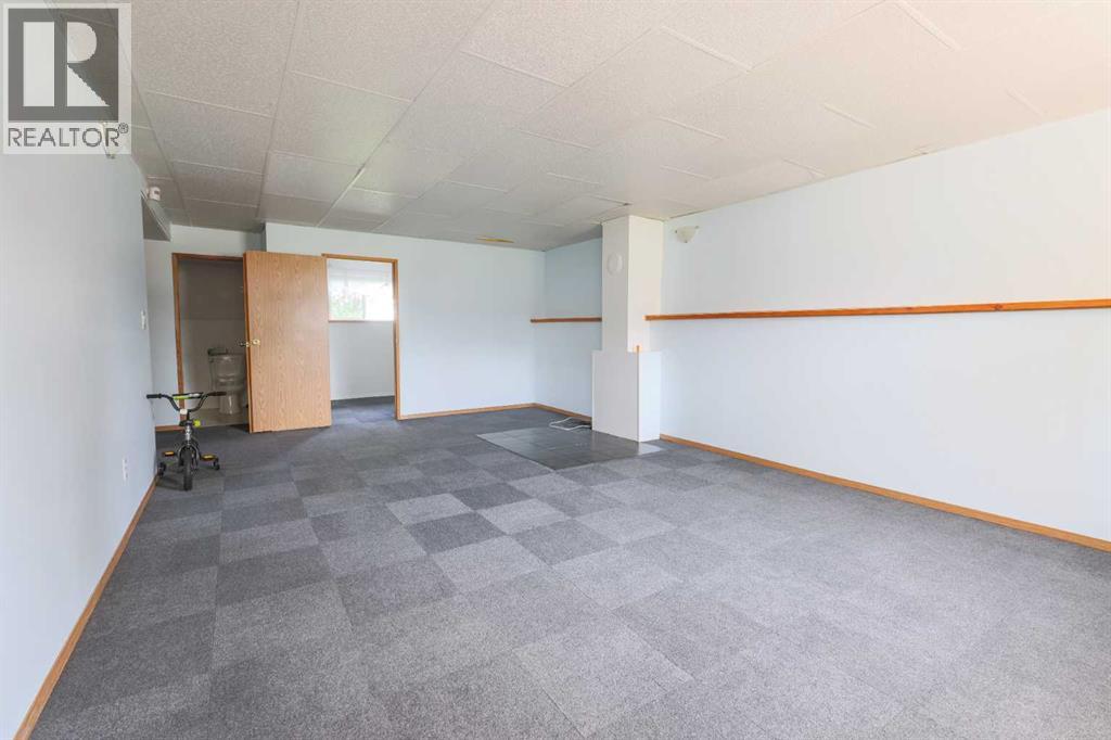 5116 51 Avenue - 23