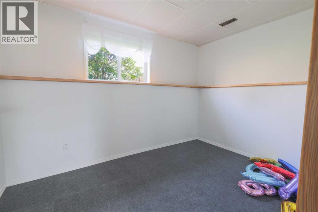 5116 51 Avenue - 25