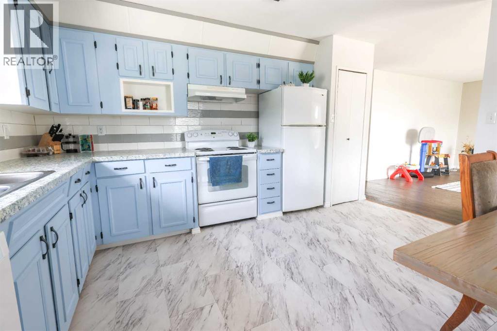 5116 51 Avenue - 6